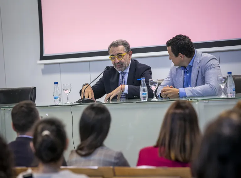 l consejero de Sanidad, Jesús Fernández Sanz, ha participado en la presentación del Plan Estratégico del Instituto de Investigación Sanitaria de Castilla-La Mancha (IDISCAM).