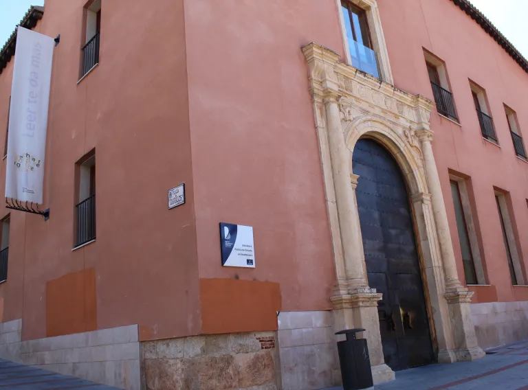 Biblioteca Blanca Calvo
