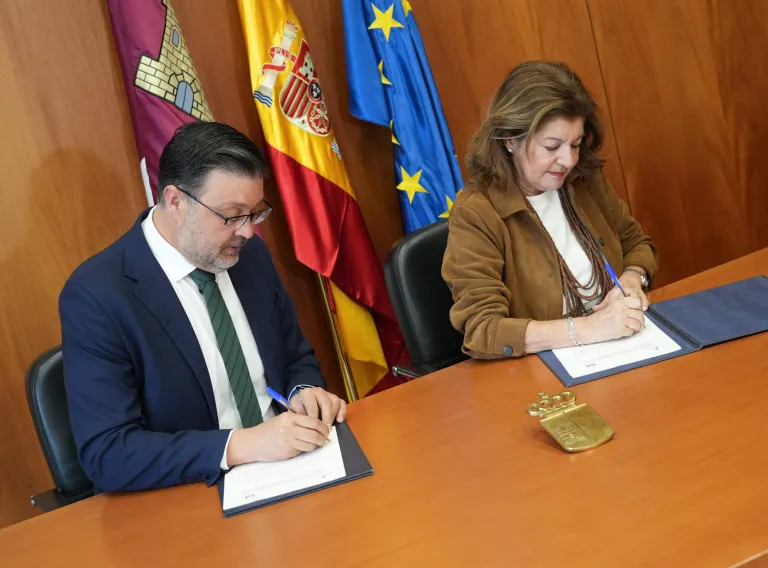 El Gobierno de Castilla-La Mancha ha renovado el convenio de colaboración con CMM para la promoción de la XXX edición de la Feria de Artes Escénicas y Música de la región, que se celebrará del 13 al 16 de abril en la ciudad de Albacete.
