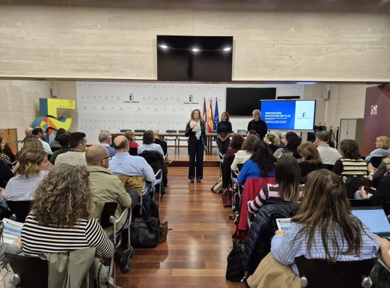 La directora general de Innovación Educativa y Centros, Mariló Pérez, ha participado en una jornada que se ha celebrado en Toledo