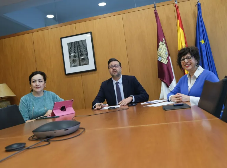 El consejero de Educación, Cultura y Deportes, Amador Pastor, ha participado en esta jornada, que ha reunido a cerca de 2.400 docentes de Audición y Lenguaje y Pedagogía Terapéutica de toda Castilla-La Mancha.