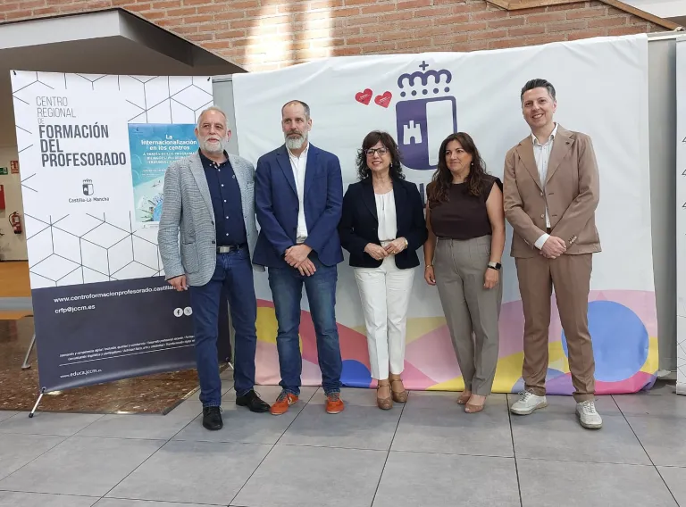 La viceconsejera de Educación, Universidades e Investigación, Mar Torrecilla, ha asistido hoy a la Jornada Consorcio Erasmus +: Experiencias que conectan y enriquecen.