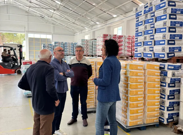 Un momento de la visita del delegado