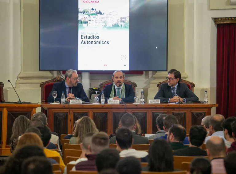 El Gobierno regional trabaja ya en la tercera edición del Máster de entidades locales para seguir formando profesionales en el ámbito de los ayuntamientos