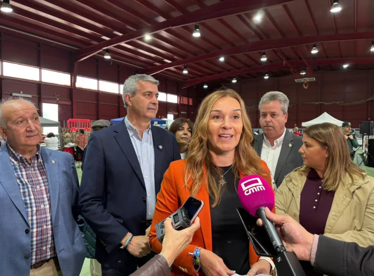Momento de la atención a los medios de comunicación
