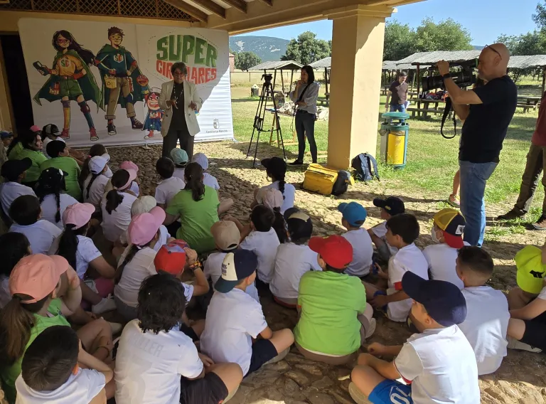 El Gobierno regional fomenta la incorporación de la economía circular en el día a día en los centros educativos con una nueva edición de Supercirculares