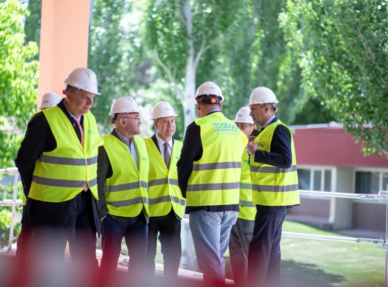 El presidente autonómico, Emiliano García-Page, visita en Toledo, las obras del nuevo edificio del Servicio de Atención y Coordinación de Urgencias y Emergencias 1-1-2- de Castilla-La Mancha.
