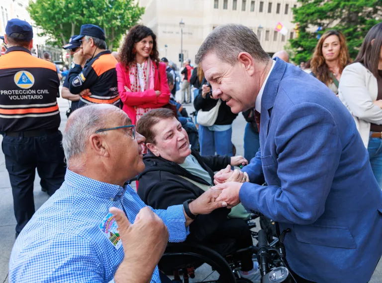 El jefe del Gobierno regional, Emiliano García-Page, visita la 18 Marcha por la Igualdad en Albacete bajo el lema ‘Aporta y no apartes’