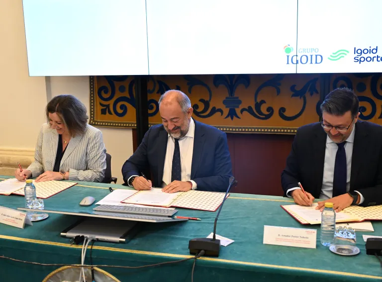 La consejera de Economía, Empresas y Empleo, Patricia Franco; y el consejero de Educación, Cultura y Deportes, Amador Pastor; han asistido a la firma de la senda del Fondo Social Europeo + para la Universidad de Castilla-La Mancha