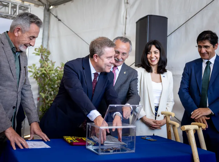 Primera piedra de la modernización del Centro Tecnológico del Grupo Oesia