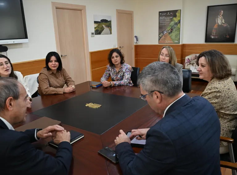 El Gobierno de Castilla-La Mancha y AMEPAP reafirman su compromiso en el apoyo al liderazgo femenino en la región
