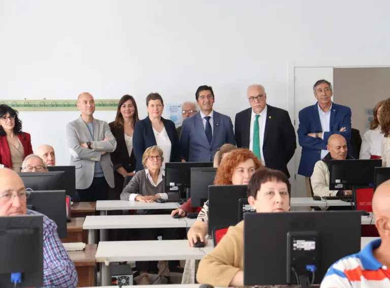 Castilla-La Mancha garantiza el derecho al aprendizaje durante toda la vida desde su red de enseñanza para personas adultas