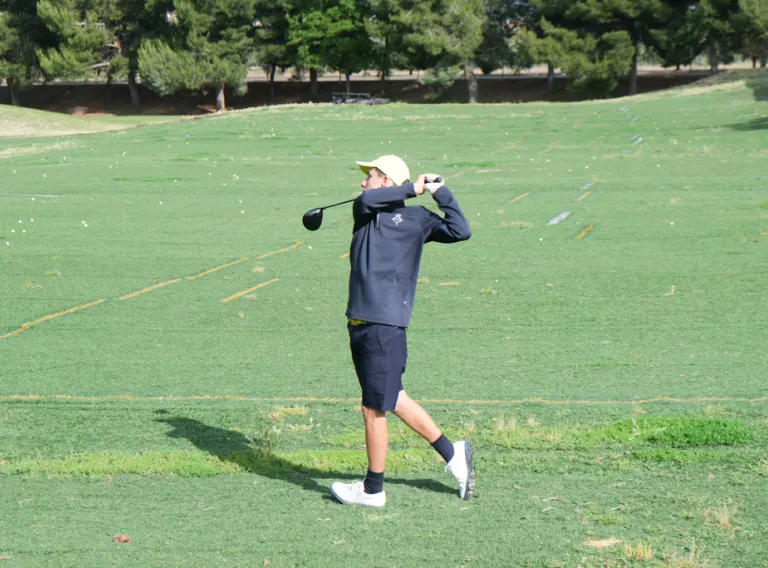 Jugando al golf