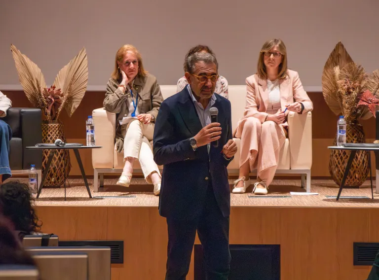 El Gobierno de Castilla-La Mancha organiza un encuentro entre profesionales sanitarios y adolescentes para abordar sus principales inquietudes en salud