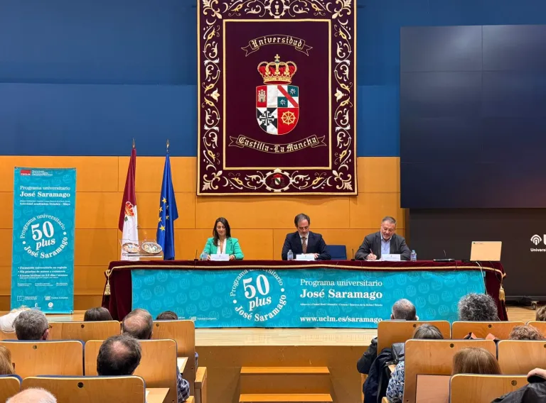 El Gobierno regional destaca el Programa Universitario José Saramago 50 Plus como ejemplo de envejecimiento activo y participación social