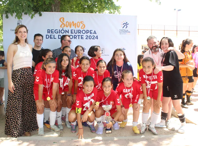El Gobierno de Castilla-La Mancha reafirma su compromiso con el deporte escolar durante la clausura de la Liga Provincial Alevín de Fútbol