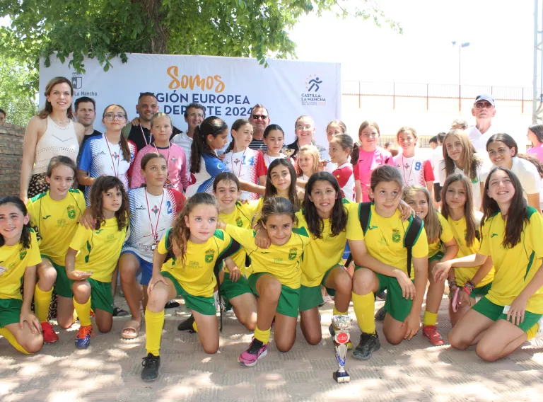 El Gobierno de Castilla-La Mancha reafirma su compromiso con el deporte escolar durante la clausura de la Liga Provincial Alevín de Fútbol