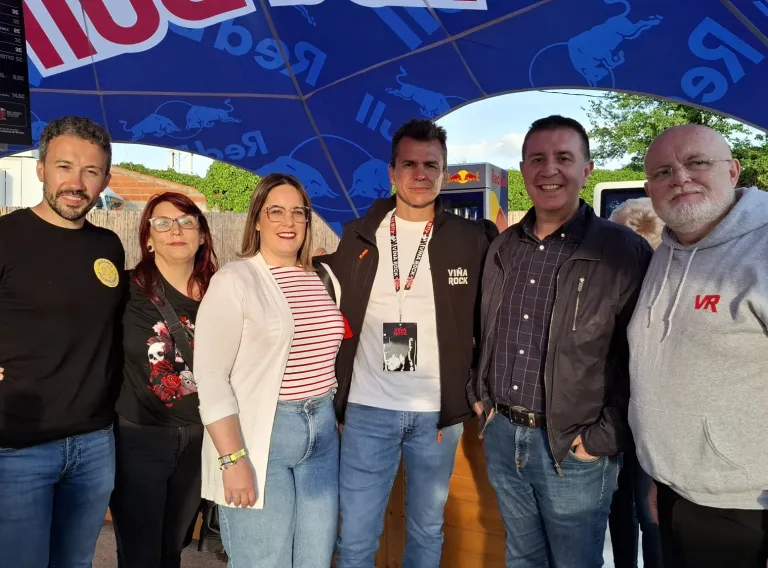 El delegado de la Junta en Albacete ha visitado el puesto de la Guardia Civil en el festival Viñarock