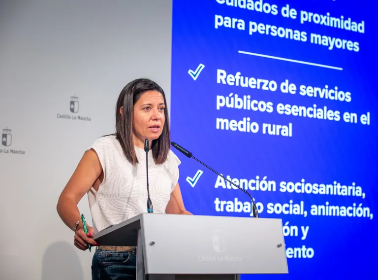 Castilla-La Mancha refuerza la red pública de cuidados con 6,3 millones de euros para las residencias de Riópar y Molinicos