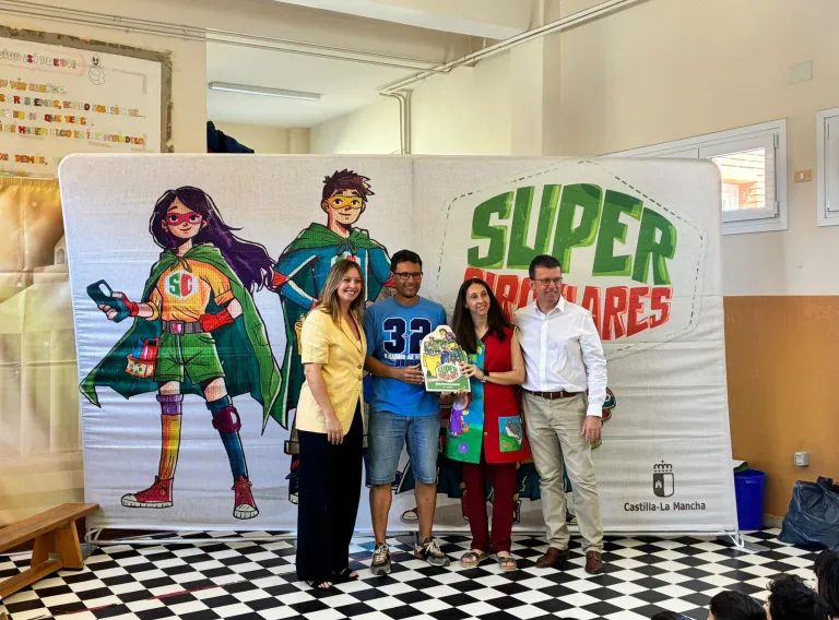 El Gobierno regional entrega los reconocimientos al CEIP Infanta Cristina de El Provencio como vencedor de la categoría Infantil de Supercirculares 2026