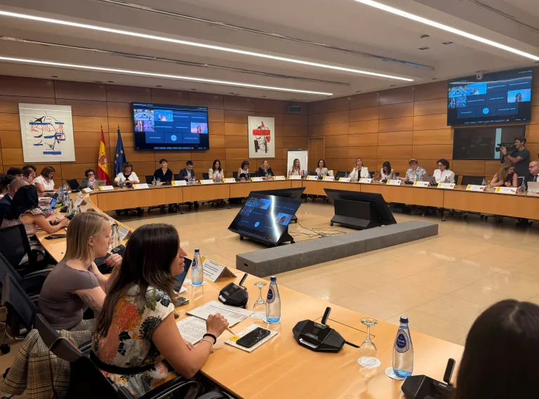 El Gobierno de Castilla-La Mancha ha valorado positivamente la propuesta presentada hoy por el Ministerio de Derechos Sociales, Consumo y Agenda 2030 en el Consejo Territorial de Servicios Sociales y del Sistema para la Autonomía y Atención a la Dependencia para incrementar la financiación estatal del denominado nivel acordado, al considerar que supone un avance hacia una mayor corresponsabilidad institucional en el sostenimiento del Sistema para la Autonomía y Atención a la Dependencia.
