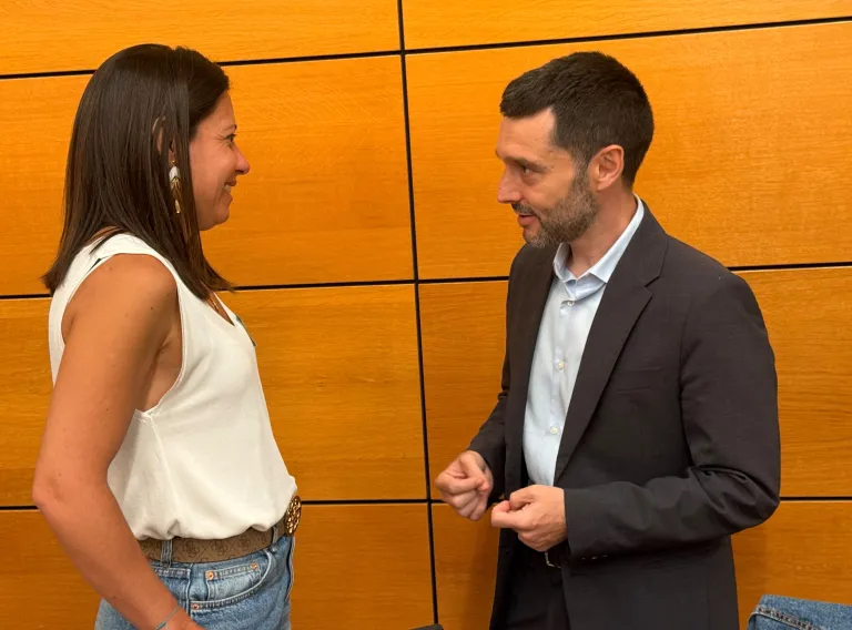 El Gobierno de Castilla-La Mancha ha valorado positivamente la propuesta presentada hoy por el Ministerio de Derechos Sociales, Consumo y Agenda 2030 en el Consejo Territorial de Servicios Sociales y del Sistema para la Autonomía y Atención a la Dependencia para incrementar la financiación estatal del denominado nivel acordado, al considerar que supone un avance hacia una mayor corresponsabilidad institucional en el sostenimiento del Sistema para la Autonomía y Atención a la Dependencia.