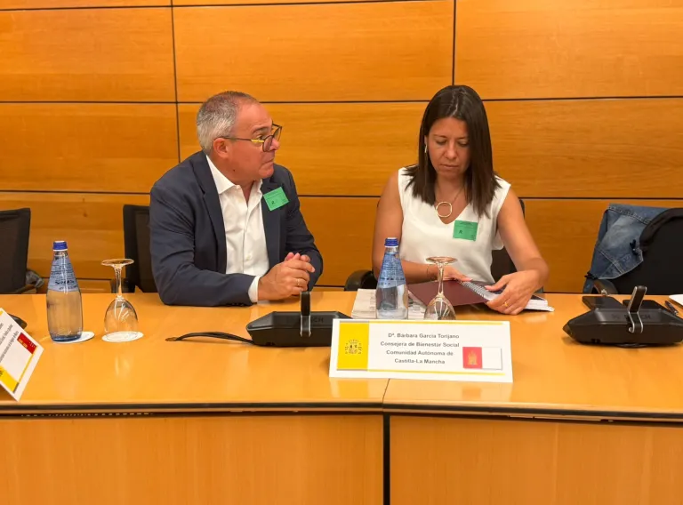 El Gobierno de Castilla-La Mancha ha valorado positivamente la propuesta presentada hoy por el Ministerio de Derechos Sociales, Consumo y Agenda 2030 en el Consejo Territorial de Servicios Sociales y del Sistema para la Autonomía y Atención a la Dependencia para incrementar la financiación estatal del denominado nivel acordado, al considerar que supone un avance hacia una mayor corresponsabilidad institucional en el sostenimiento del Sistema para la Autonomía y Atención a la Dependencia.