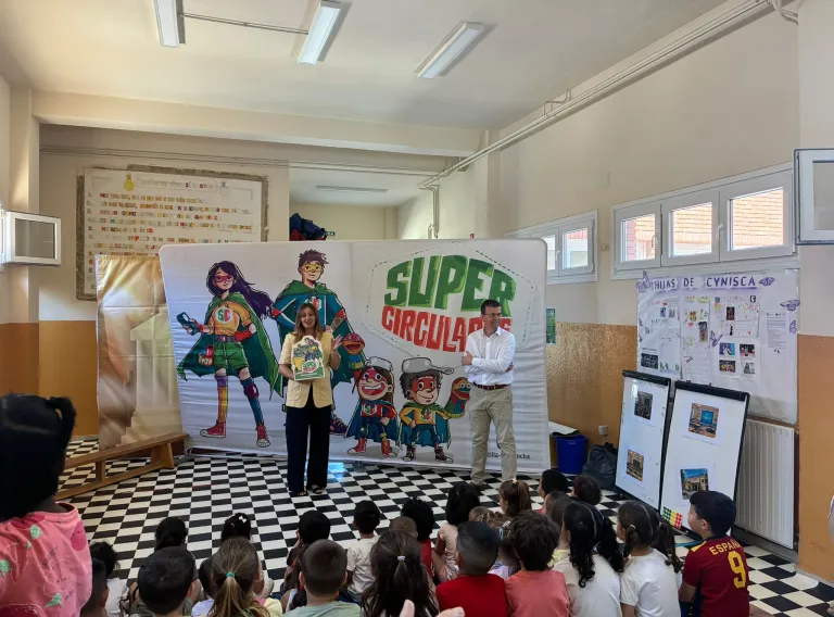 El Gobierno regional entrega los reconocimientos al CEIP Infanta Cristina de El Provencio como vencedor de la categoría Infantil de Supercirculares 2026