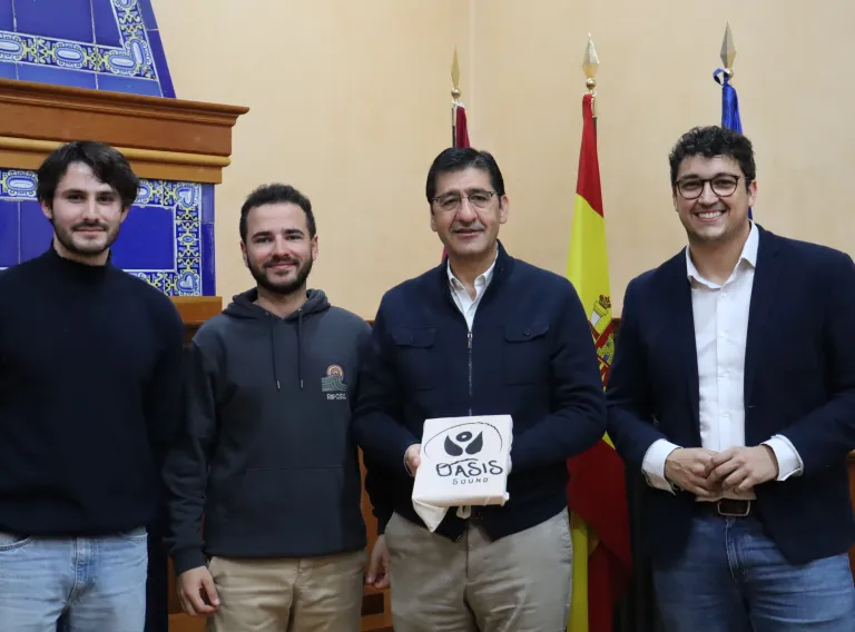 La Junta apoya el festival ‘Oasis Sound’ en La Solana y valora la apuesta de la organización por el emprendimiento cultural desde el medio rural