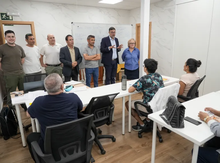 Amador Pastor visita la Escuela de Hostelería de Castilla-La Mancha
