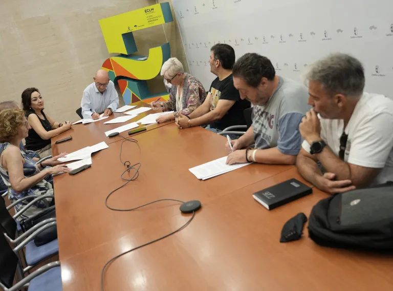 El Gobierno regional regula por primera vez en los centros educativos el funcionamiento del personal de Enfermería y Fisioterapia por zonas de actuación