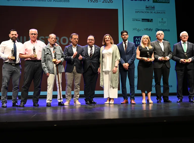El Gobierno regional destaca el papel esencial del agente comercial para conectar la industria y el comercio, que aporta el 21% del PIB de Albacete