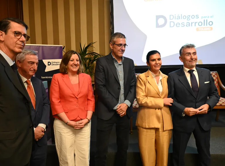 La importancia de la adaptación estratégica en el ámbito económico y social ante los desafíos de un mundo cambiante