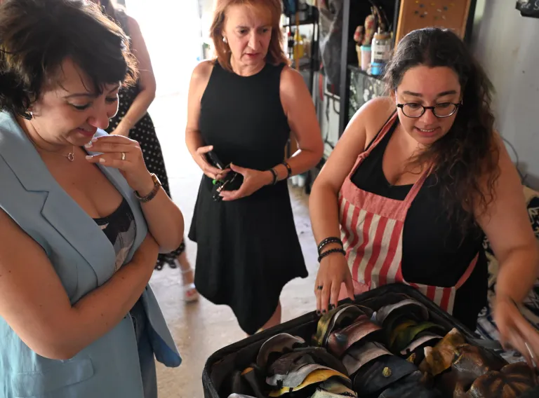 Las ayudas al relevo en oficios tradicionales han favorecido ya la incorporación de 36 personas a talleres artesanos en Castilla-La Mancha