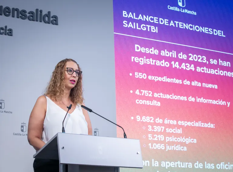 La consejera de Igualdad, Sara Simón, ha presentado el balance de atenciones realizadas por el SAI LGTBI cuando se cumple un año desde la ampliación del servicio.