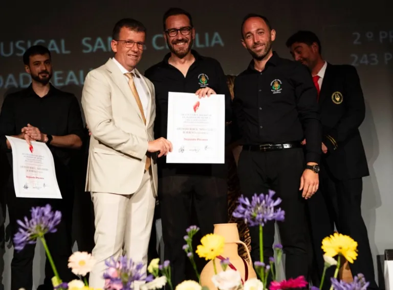 El delegado provincial de Educación, Cultura y Deportes, Gustavo Martínez, asistió al Certamen Regional de Bandas de Música ‘Villa Cervantina de Mota del Cuervo’