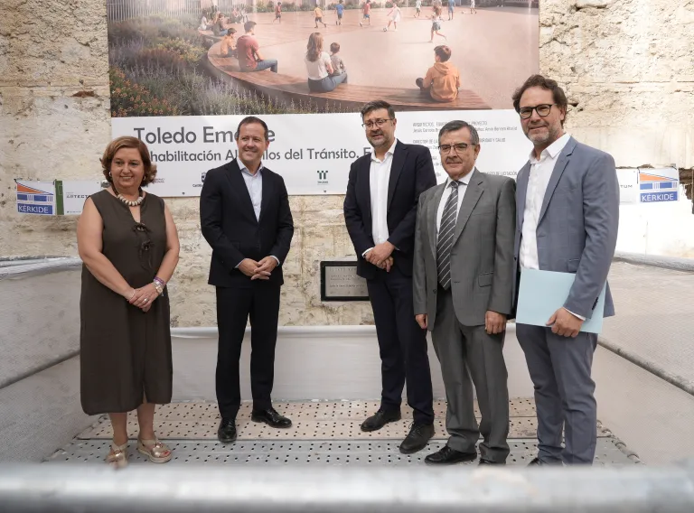 El Gobierno regional revindica la colaboración institucional para desarrollar proyectos utilizando el patrimonio cultural de las ciudades
