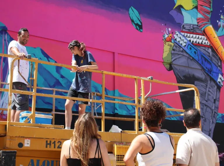 El Gobierno de Castilla-La Mancha reconoce el papel de las mujeres en el arte urbano rural en el Festival Astarté de Iniesta