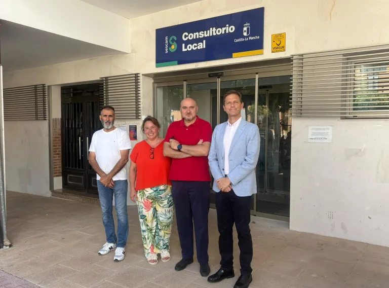 El Gobierno regional mejora la accesibilidad del consultorio de Viso del Marqués con un sistema automático de apertura de puertas