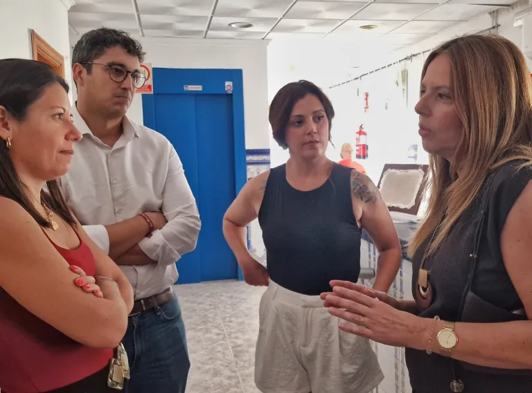 La consejera de Bienestar Social visita los recursos sociales de Granátula de Calatrava