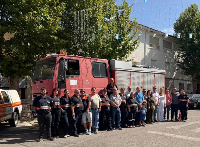 El Gobierno regional contribuye, con la cesión de un camión antiincendios para Protección Civil de Almonacid de Zorita, a atender necesidades en la comarca en caso de emergencia